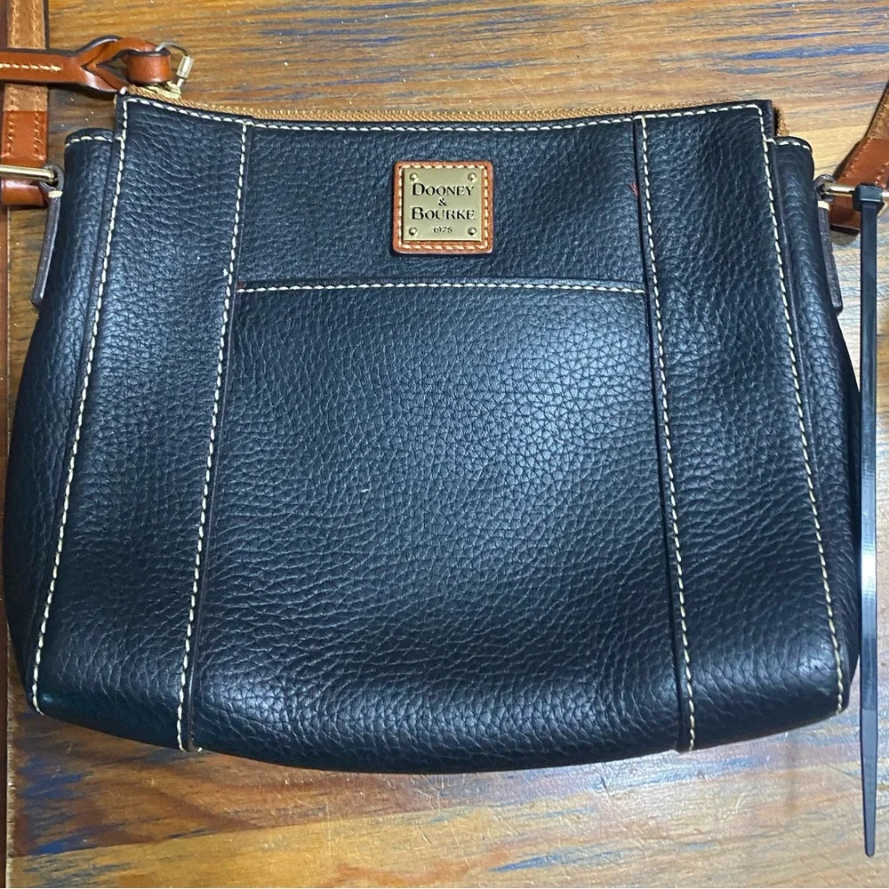 Dooney & Bourke EUC Black/brownWexford Leather Lexington Crossbody Bag - Picture 6 of 16